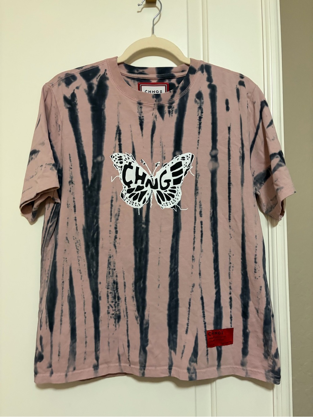 NWOT 🦋💗 CHNGE Pink & Black Tie-Dye Butterfly S/S Tee 💗🦋